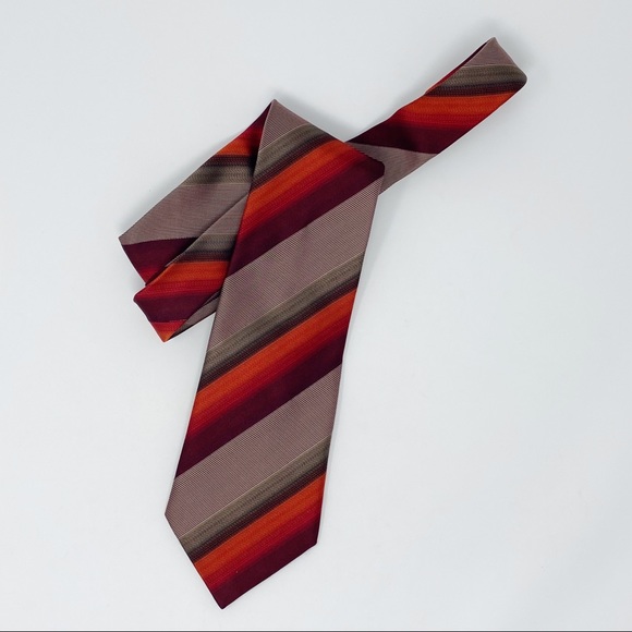 Kenneth Cole 100% Silk Tie - Picture 3 of 3